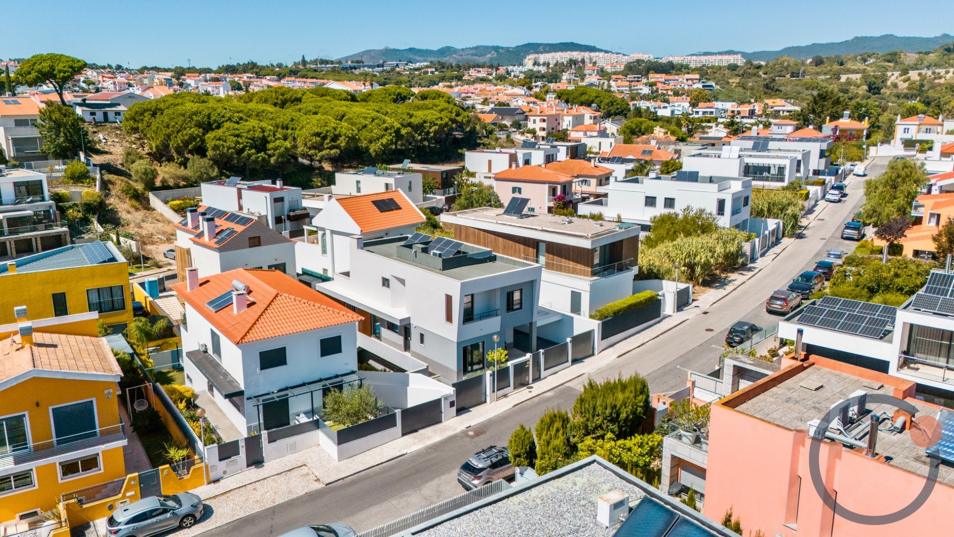 New Luxury T4+1 Villa in Estoril Golf